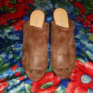 Nude brown heels